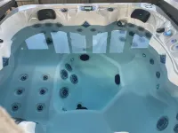 The Walden House; cozy strawbale 3-bedroom home with fitness room & Hot Tub.