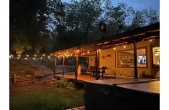 Cozy Mid-Century Cottage Near Sierra National Forest and Yosemite Park.