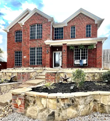 Txshapedprivatepool&Spa.TikiBar.PuttingGreen.Gameroom.Patios.Playground.Firepit