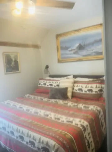 Ski Minutes Away & Pool Onsite