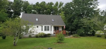 Cozy, Clean, and Comfortable 3 Bedroom/ 2.5 Bath Home in Sneads Ferry,