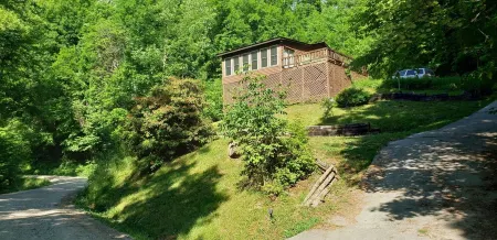 Charming 3-bedroom house with AC and WiFi in Topton near Nantahala Forest