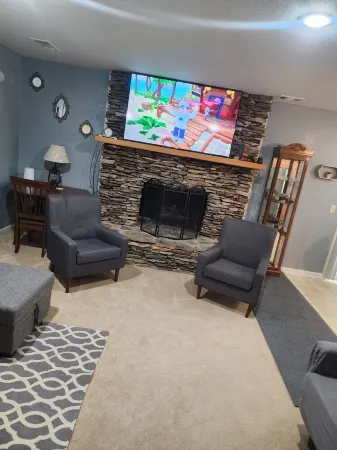 1-bedroom house with coutry side appeal, 10 min from town with AC/heat, WiFi