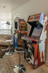 Ski&Tee Mountain Chalet: modern retreat w/ golf simulator, hot tub, & game room