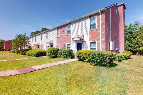 Stylish townhome, sleeps 8, pet friendly.