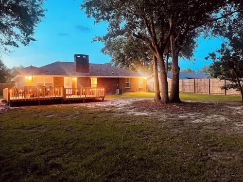 JasJax Palace: Beach, Mall, Casino & Shop - Your Decked-Out Getaway!