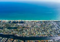 Ultimate Beach Escape • Pool, Spa, Game Room & Walk to the Ocean, Shops & Food