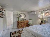 Cozy Cottage Getaway Hotels in Payson