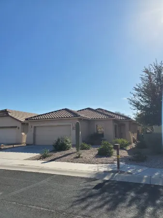 Quaint Single-Level Patio Home in N. Tuscon