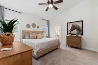 Meridian Patio Home with Games, Seasonal Pool, Close to EVERYTHING! Pet friendly Hotels in Meridian