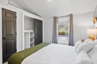 Woodstock Charm- 2 Min to Downtown Woodstock & Pet Friendly!