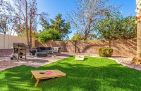 Luxurious Desert Escape 6-Bedroom, 3 Bathroom with Heated Pool Sleeps 18!