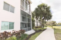 Wellness Beach House 2 Bed / 3 Bath Condo @ Jupiter Bay