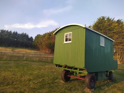 Shepherd's Hut set in private meadow 비치 하우스 Park. 주변 호텔