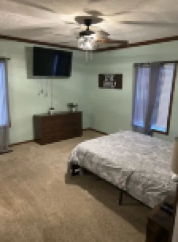 Cozy 3 bedroom lake cottage