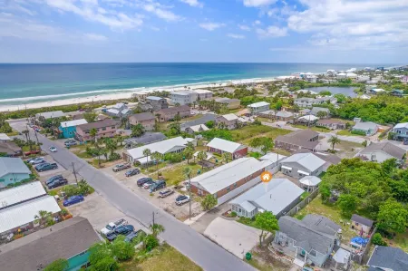 "A" SAND AND OCEAN LOVER'S VACATION VILLA