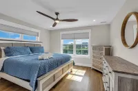 1 Block 2 Beach, Steps to Town, Linens/towels incl