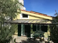 Romantisches Landhaus im Naturgarten/olivenhain mit Eigenem Parkplatz