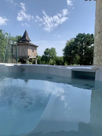 Charming Quercy country gîte for 6 people