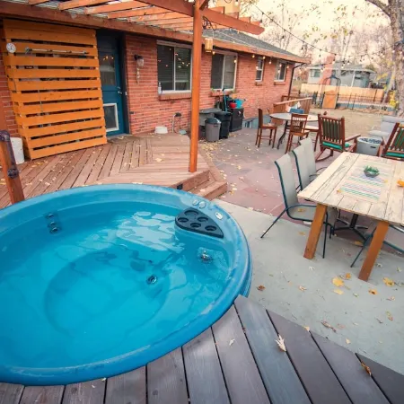 COZY Lower Level 3 Bedroom Private Suite in South Boulder