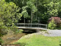 Trout Creek Bend- Creek Front - 1 Mile from Vogel State Park Hotels in Union County