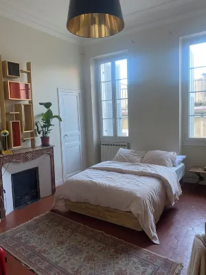 Loft Déco 100m2 Avec Vue, 3 Chambres Marseille Centre Hôtels à : Marseille