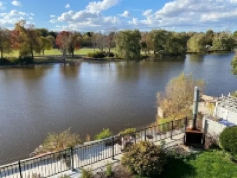 4 Bedroom Home on the River with Private River access