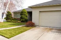 Charming 1950s Time Capsule Near Downtown Baker City, Oregon Hotel a Baker County