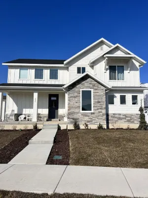 -NEW- Mountain Views & Natural Light Hotels near Springville City Skate Park