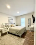 Discover NCSU close by! Cozy Cary retreat awaits.