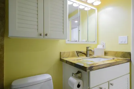 Stunning Oceanfront Condo In Prefect Location With A/C