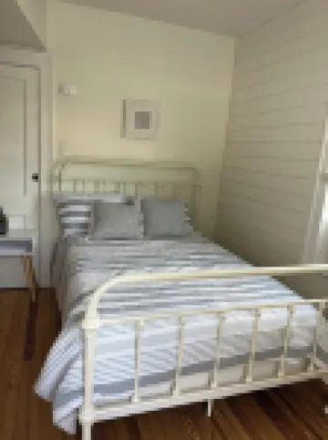 Newly renovated in the heart of Kennett Square. 3 miles from Longwood Gardens