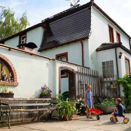 small oasis in Radebeul (for 4 persons) Отели в г. Радебойль