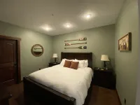 Packer's Roost - Downtown Whitefish