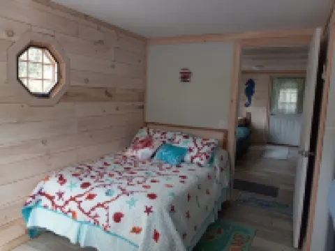 Hot Tub, Winter Rates, Lake View Cottage, Dog Friendly, Lake Access