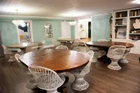 McKinley Mansion Half Building, sleeps 35, Gym, Arcade Room