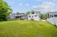 Farmhouse - Fire Pit, Grill, Record Player, 10mi to City