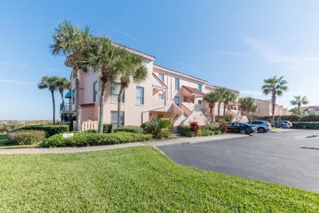 NEW OCEANFRONT LISTING! TOTALLY RENOVATED 2 bed/2.5 bath Sea Place Townhome