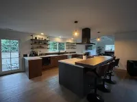 Remodeled cozy family surf house with jacuzzi and pool located near the beach!