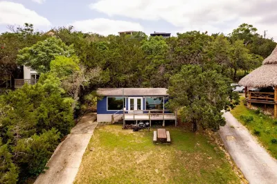 The Cabin on Canyon Lake!