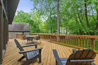 Modern A-Frame Cabin + Hot Tub + Golf Cart. Amenities Galore!