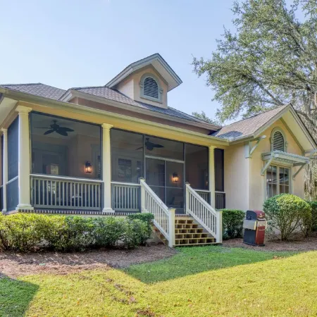 Hampton Hideaway-Quaint Golf Cottage, Newly Renovated