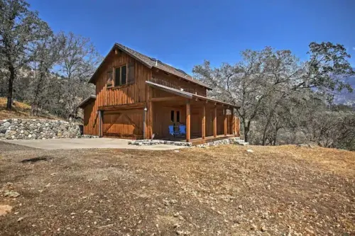 Sunrise Pond Loft