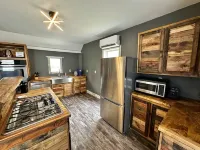 Ladysmith Cozy Cottage - Copper Tub - Waterfront Hotels in Ladysmith