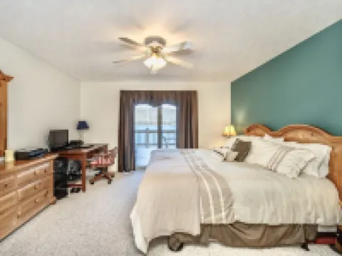 Best Location, lakefront, dockslip, family friendly, safe. 加勒特縣酒店