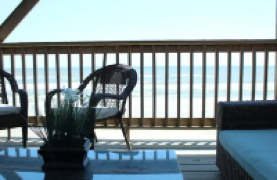 Stunning Beachfront Vacation home. Walk straight onto beach.