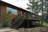 Best views in Green Mountain Falls with HOT TUB & EV Charger