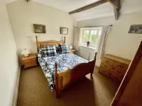 Coach House In The Picturesque Village Of Mere Hotels in Warminster