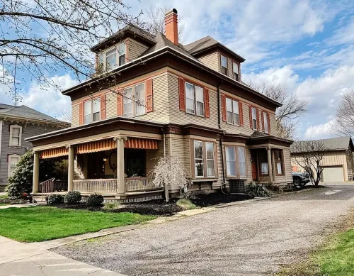 Spacious 5-Bedroom Victorian House in Charming Downtown Franklin Hotels in Venango County