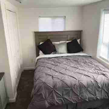 Cute Bungalow w/ garage Downtown Redmond - 4 guests Rooms